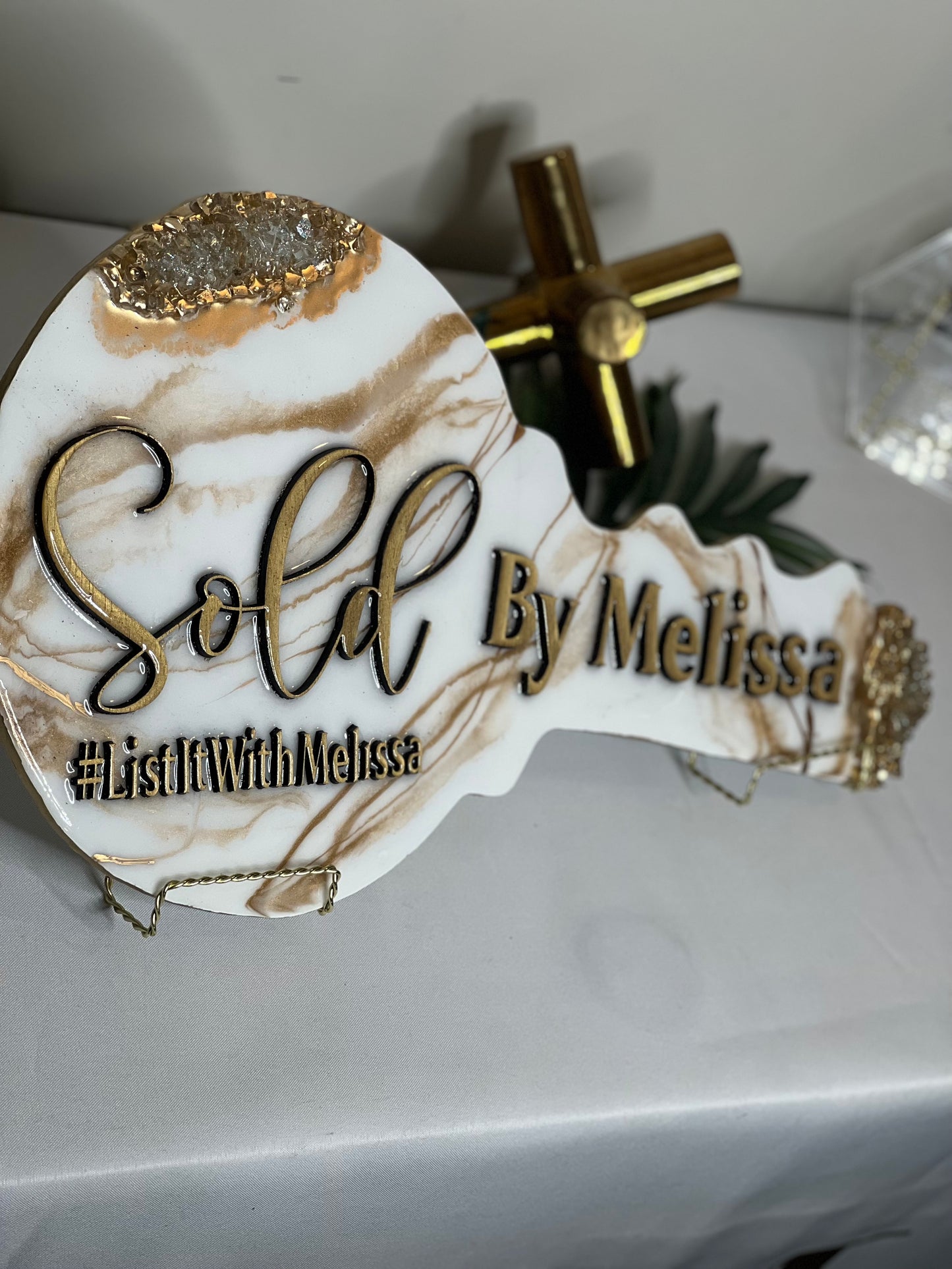 Marble Me White Key Sign (Premium)