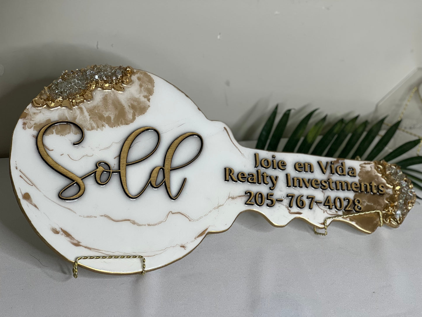 Marble Me White Key Sign (Premium)