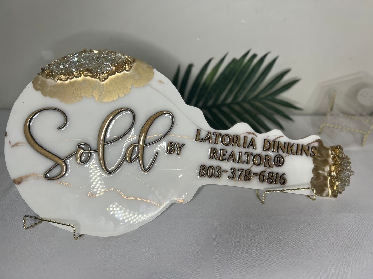 Marble Me White Key Sign (Premium)