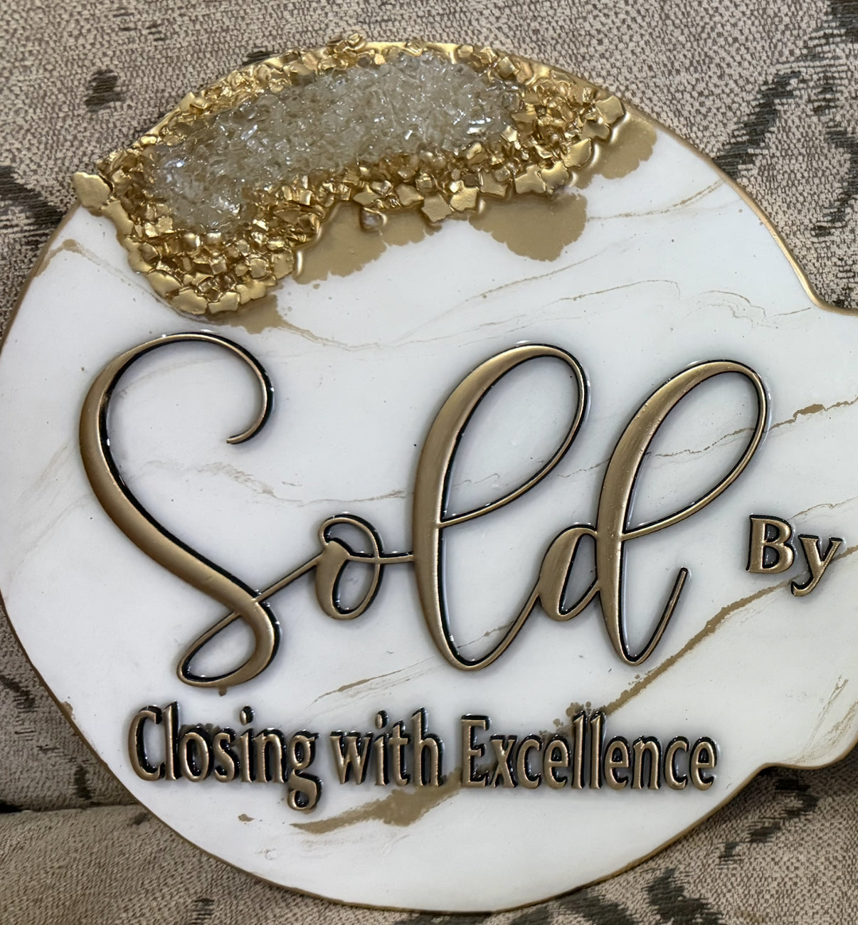 OG Key Sign | White & Gold