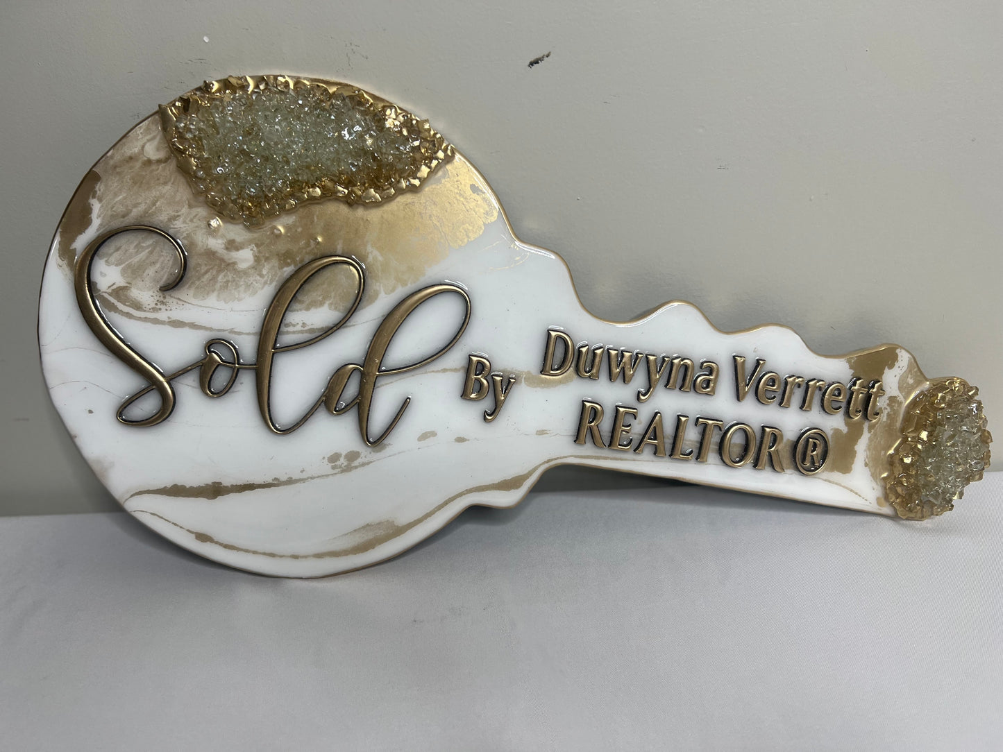 Marble Me White Key Sign (Premium)